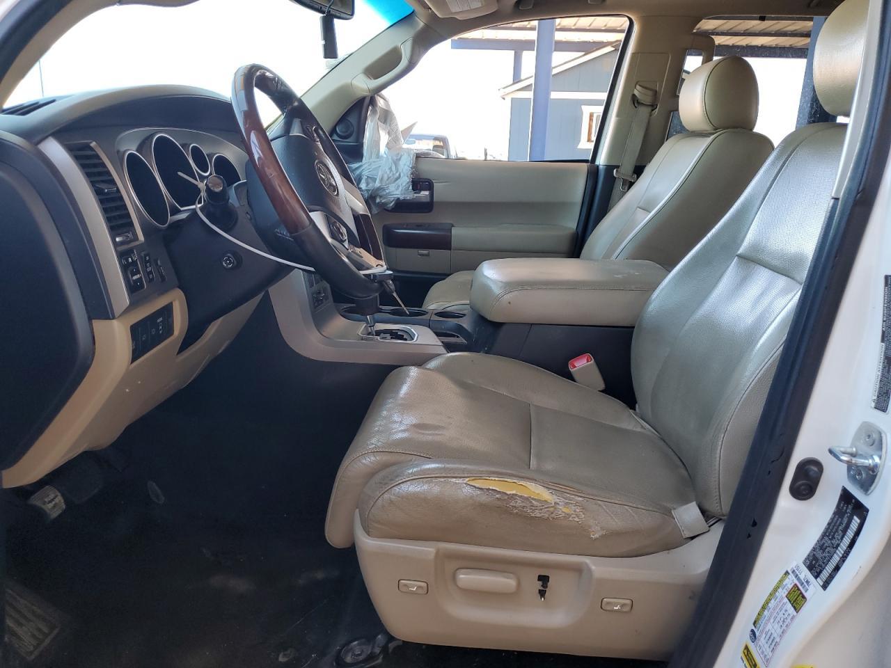 2014 TOYOTA Sequoia