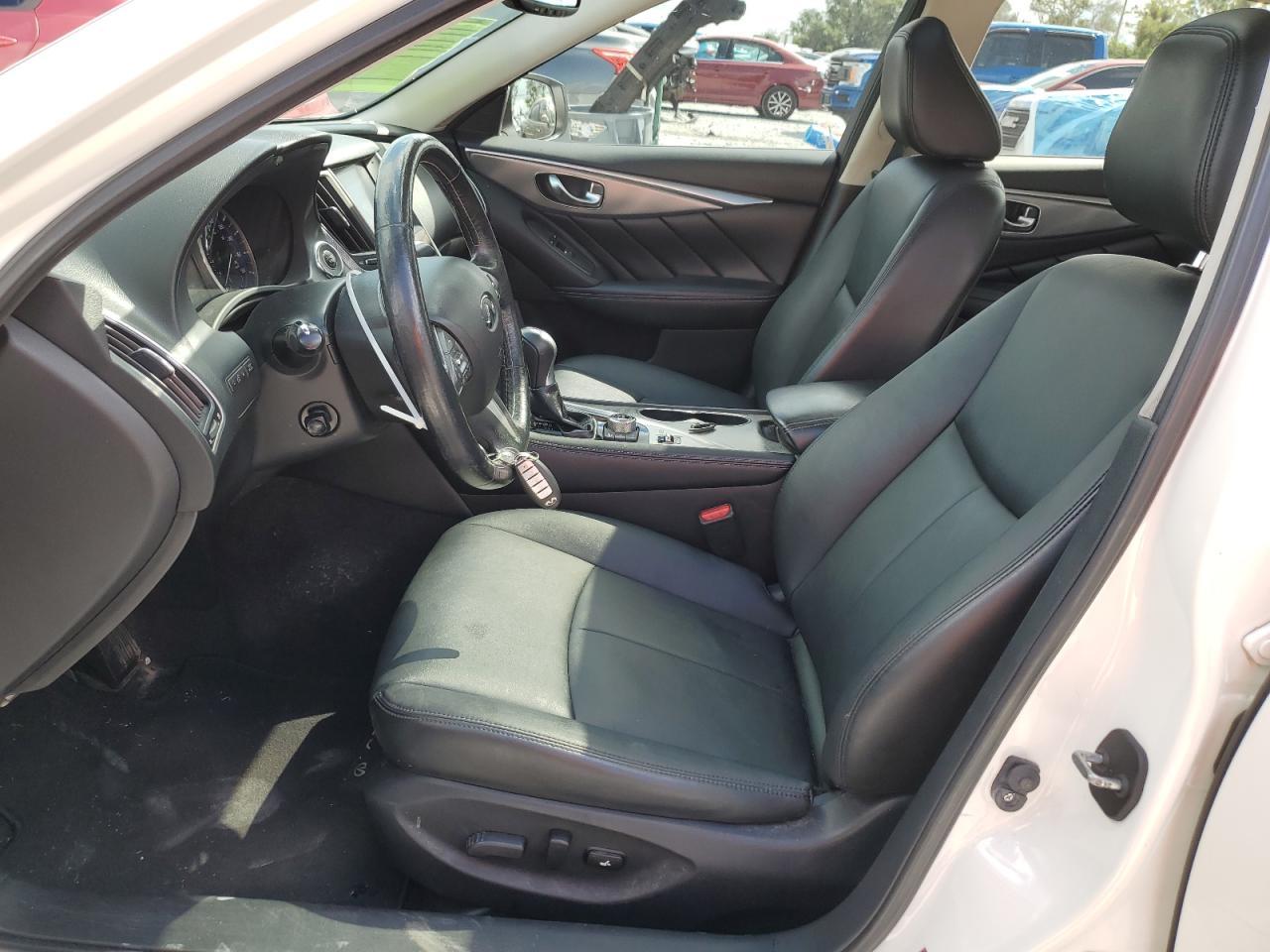 2016 INFINITI Q50