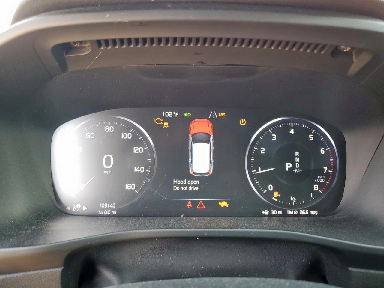 2019 VOLVO XC40
