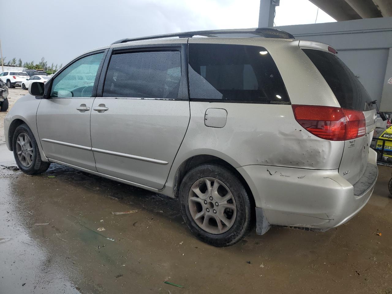 2005 TOYOTA SIENNA