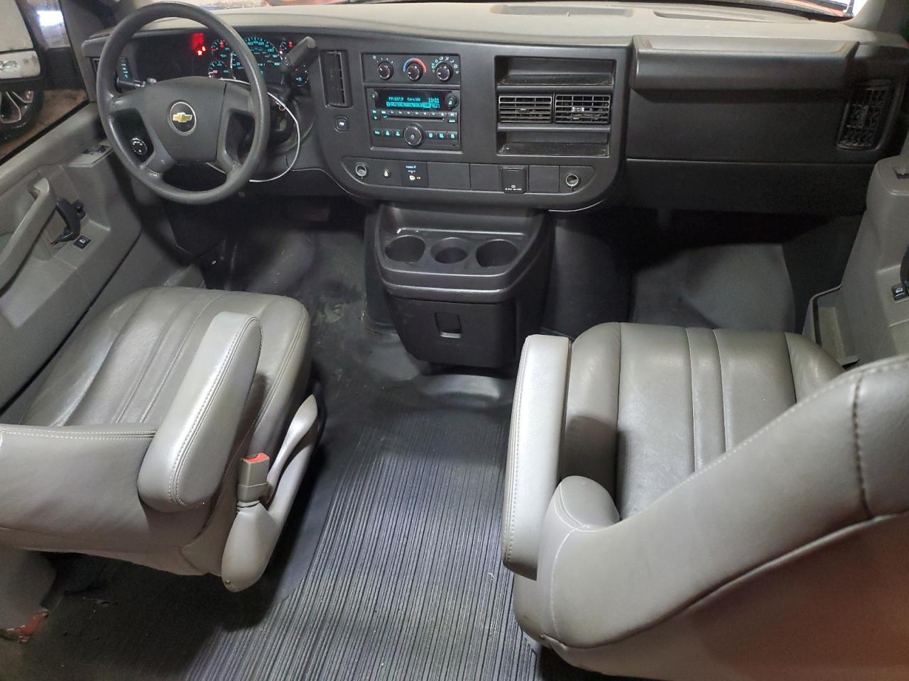 2017 CHEVROLET EXPRESS 2500