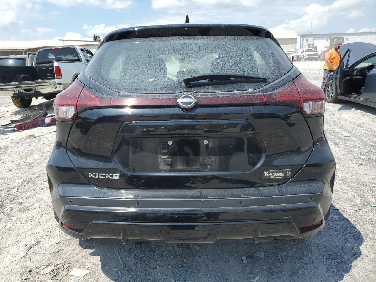 2023 NISSAN KICKS