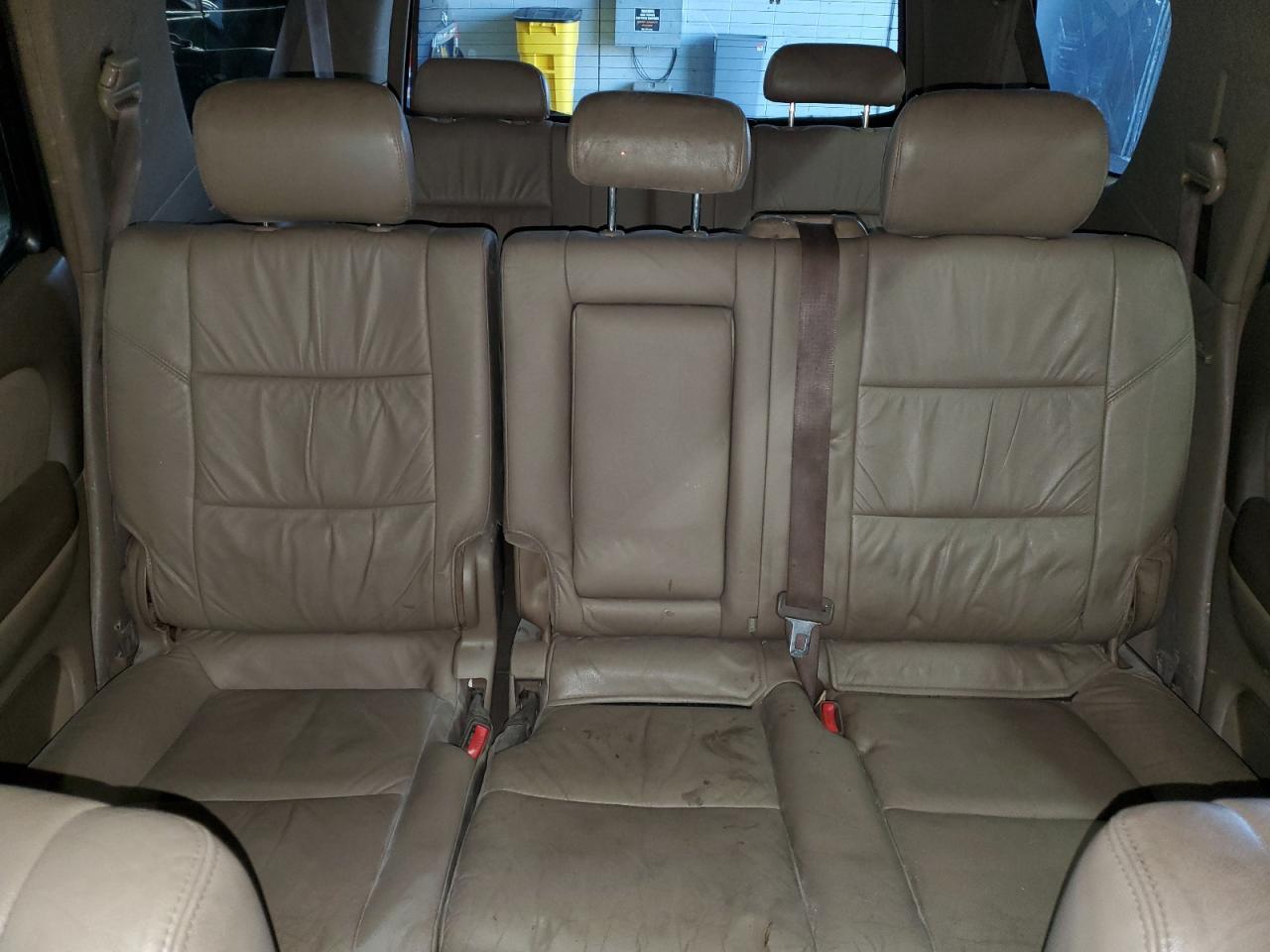 2004 TOYOTA Sequoia