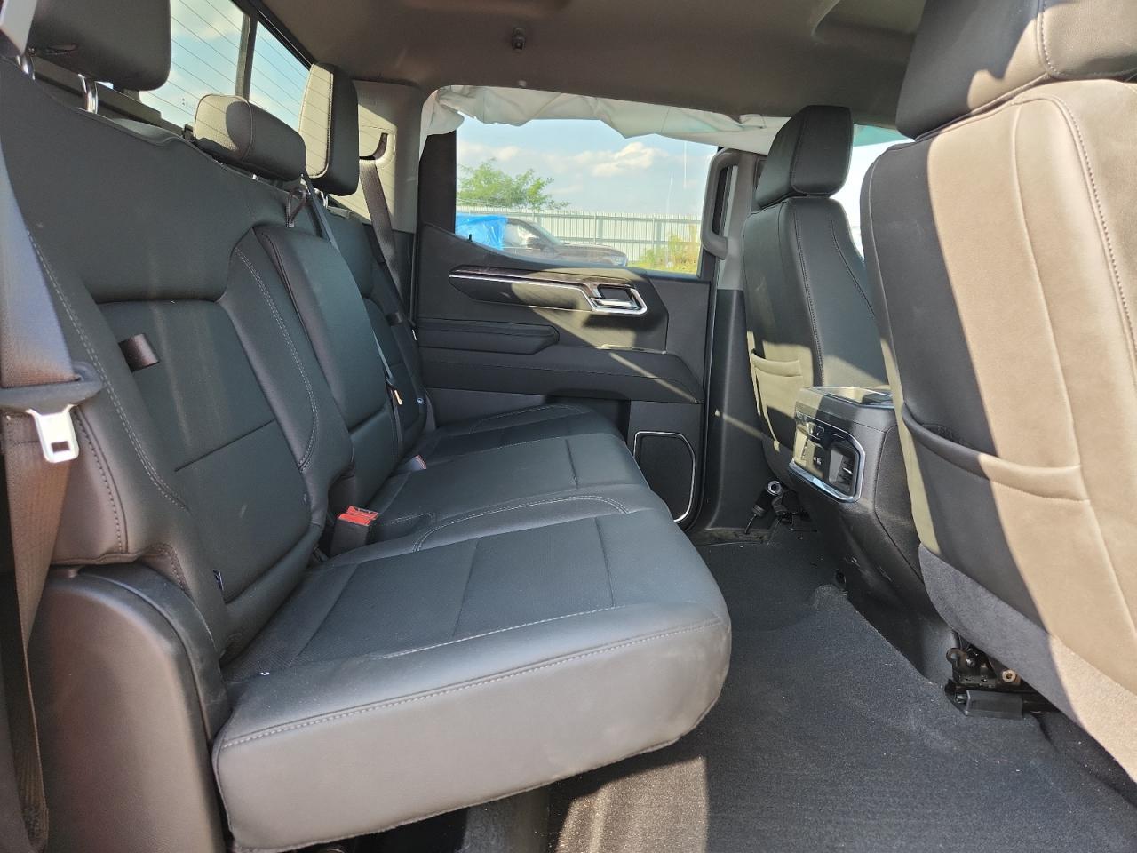 2025 CHEVROLET Silverado