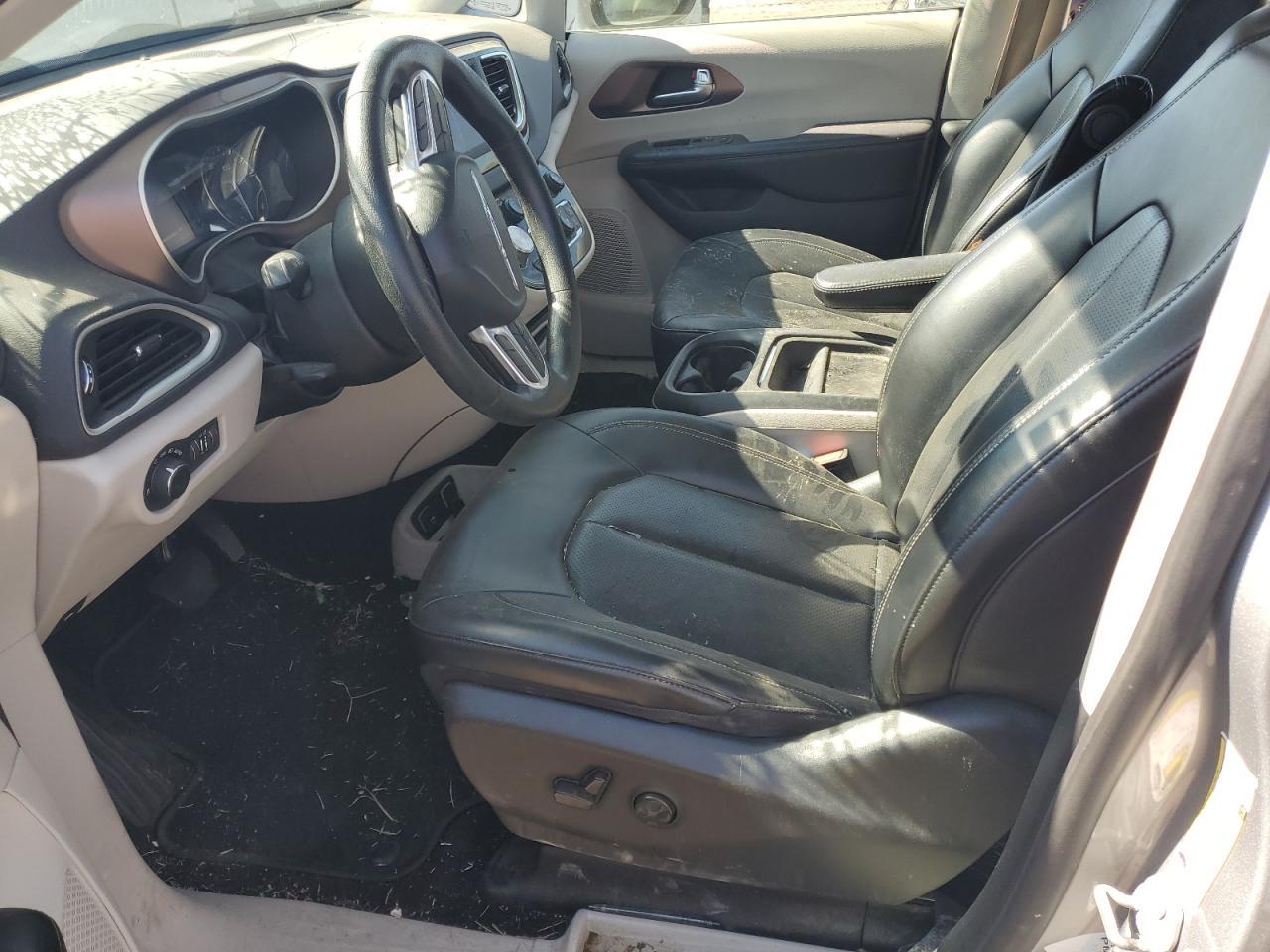 2020 CHRYSLER Voyager