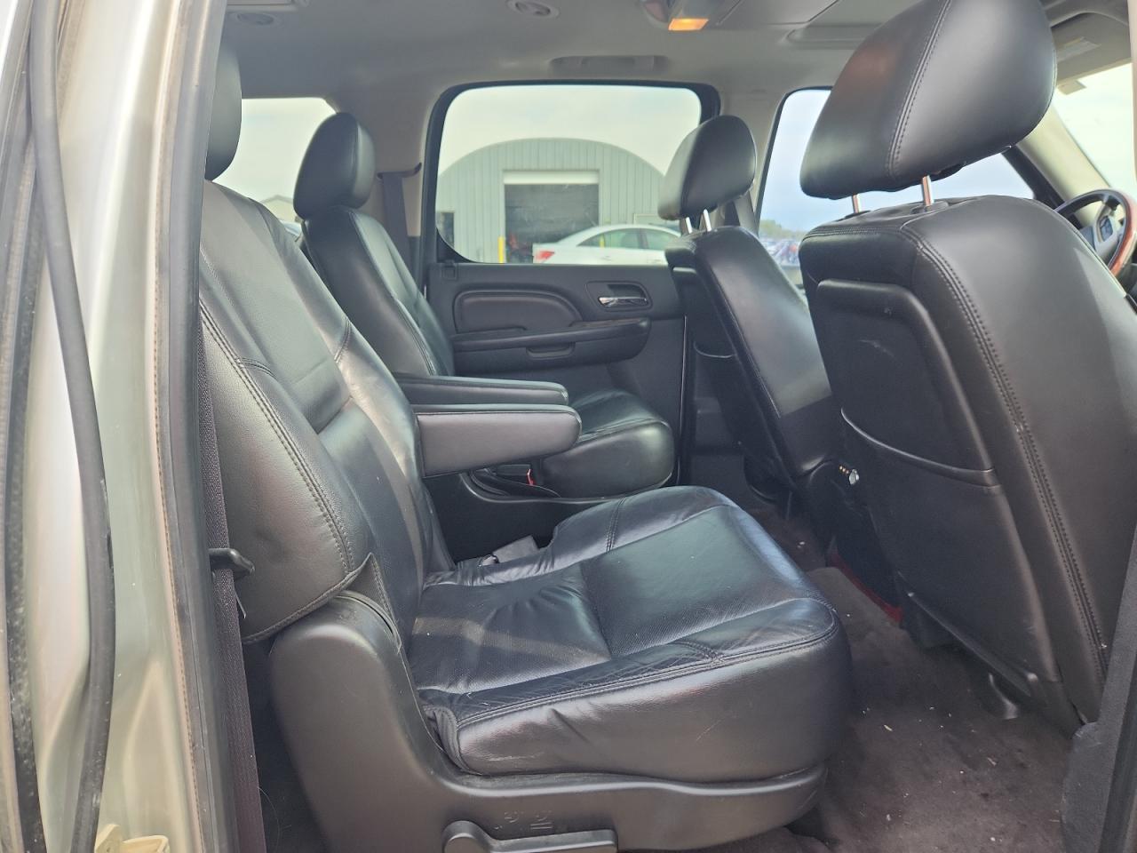 2011 CADILLAC ESCALADE