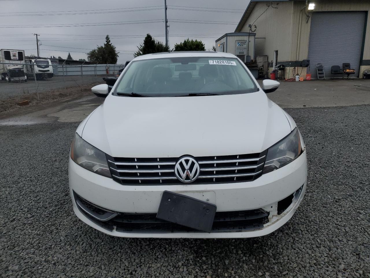 2012 VOLKSWAGEN Passat