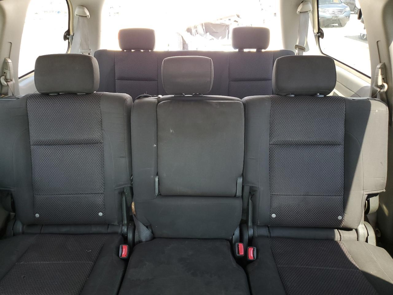 2004 NISSAN Armada