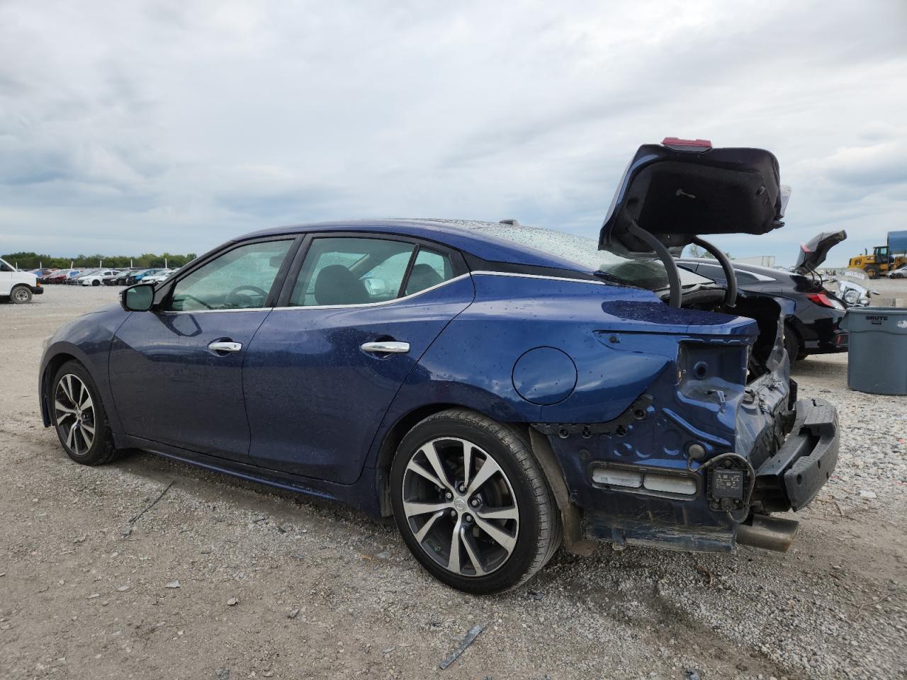2017 NISSAN Maxima