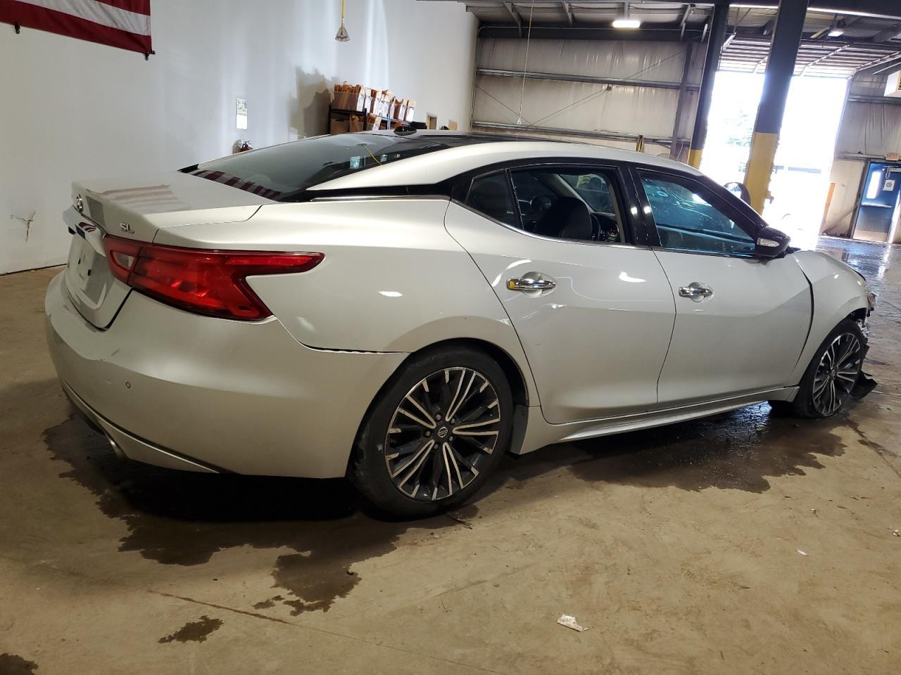 2017 NISSAN Maxima