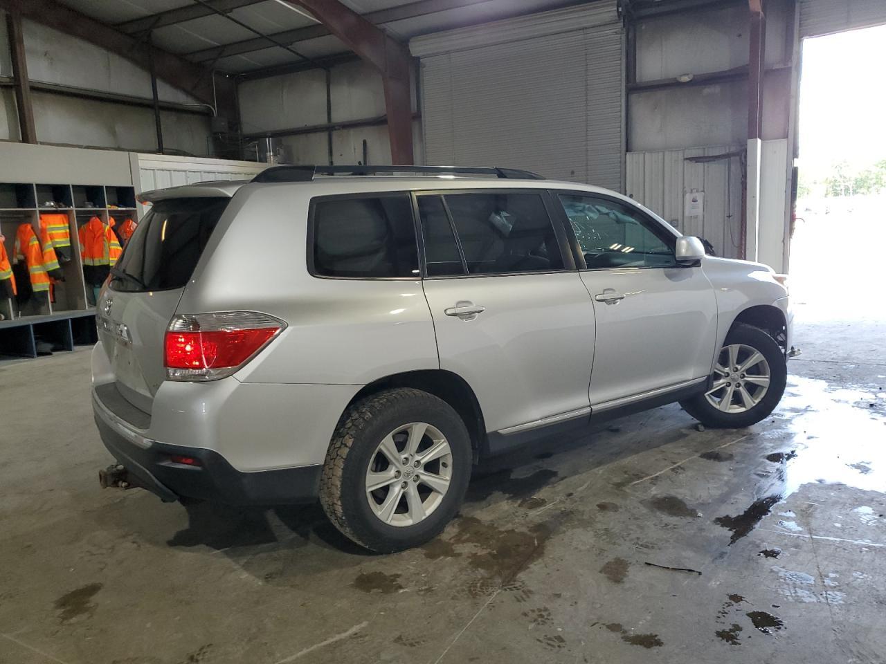 2013 TOYOTA HIGHLANDER