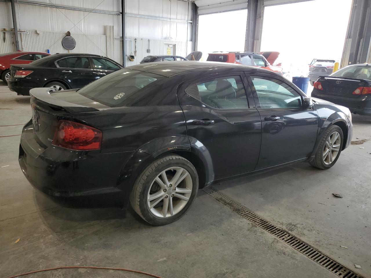2012 DODGE Avenger