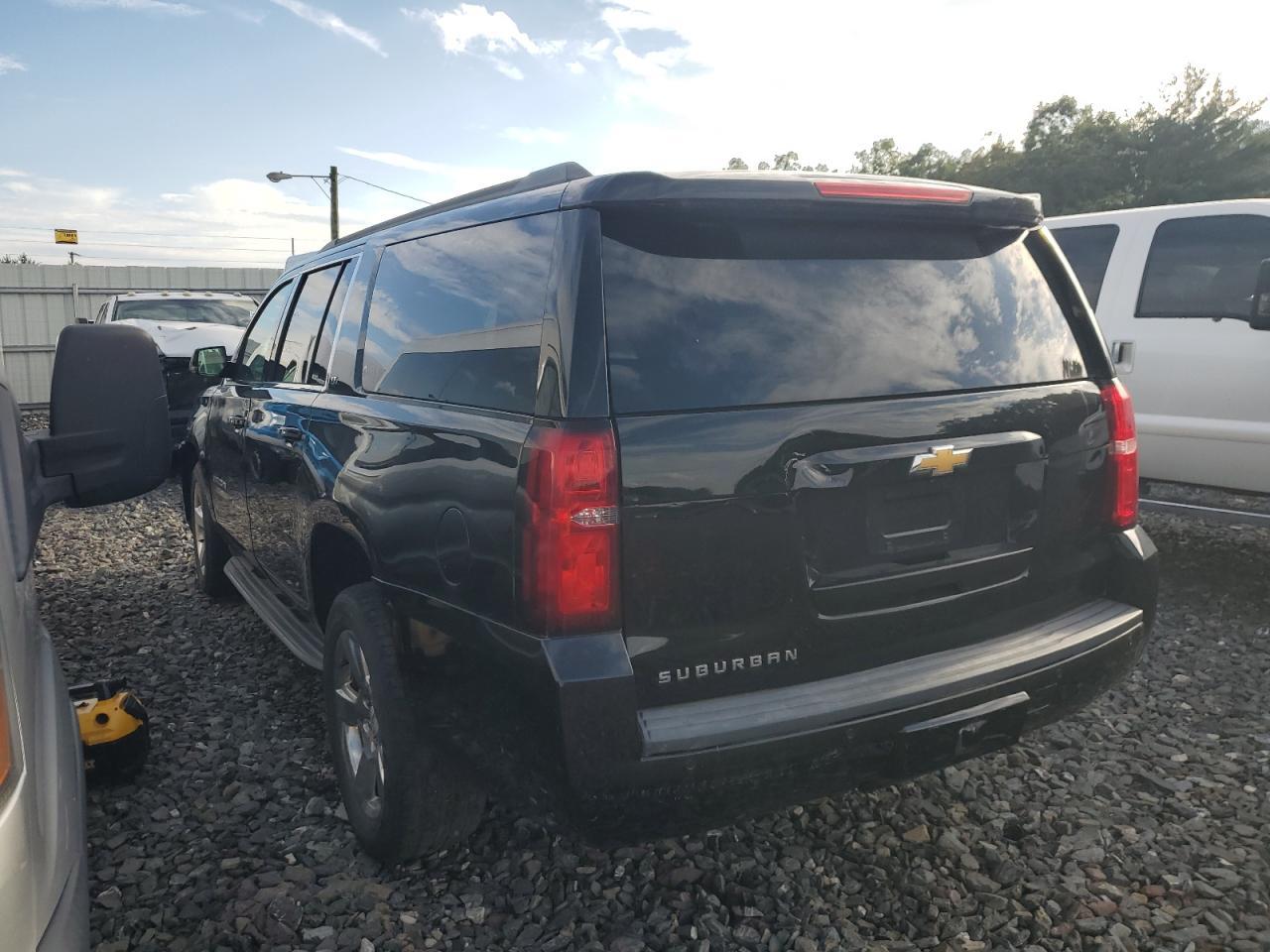 2016 CHEVROLET Suburban