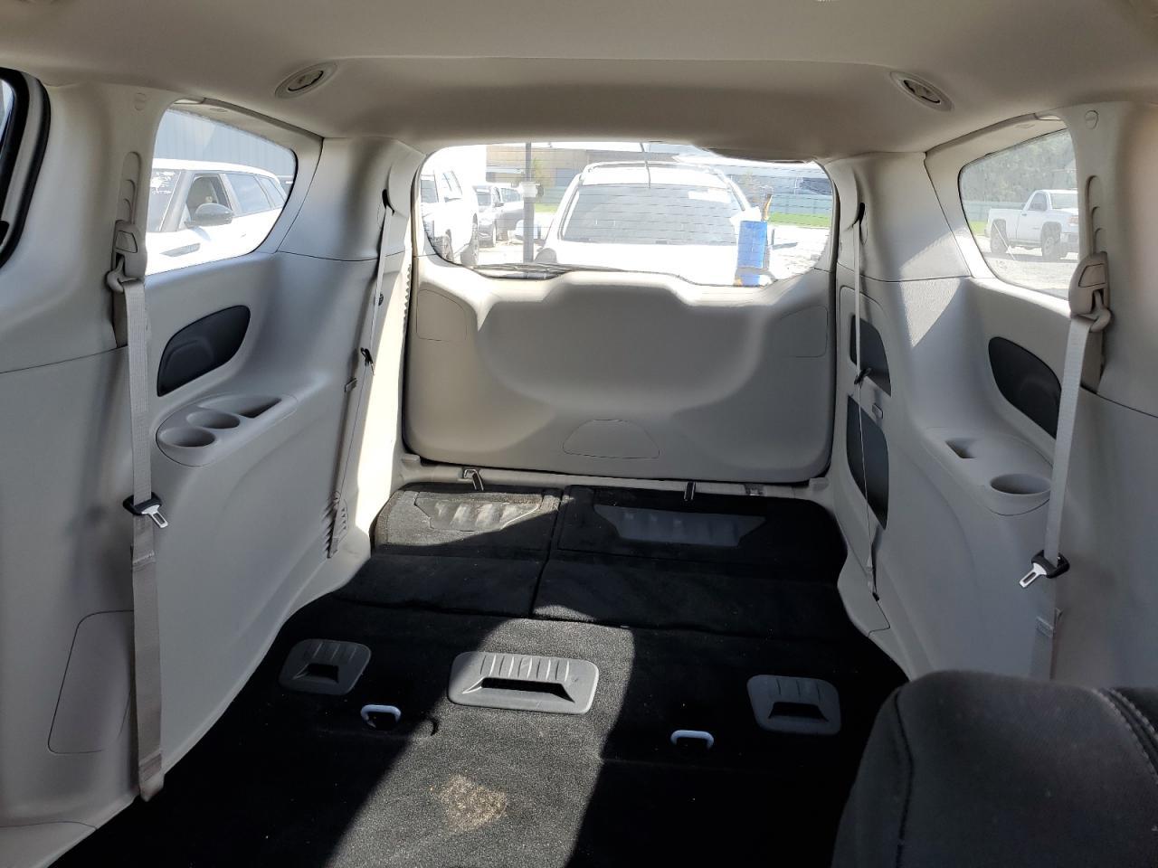 2024 CHRYSLER Voyager