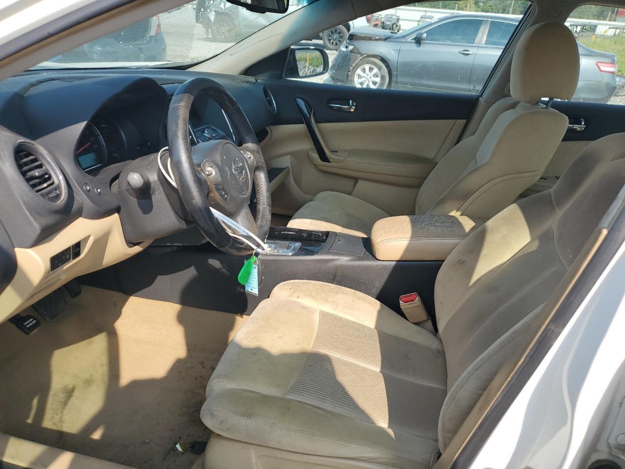 2010 NISSAN Maxima