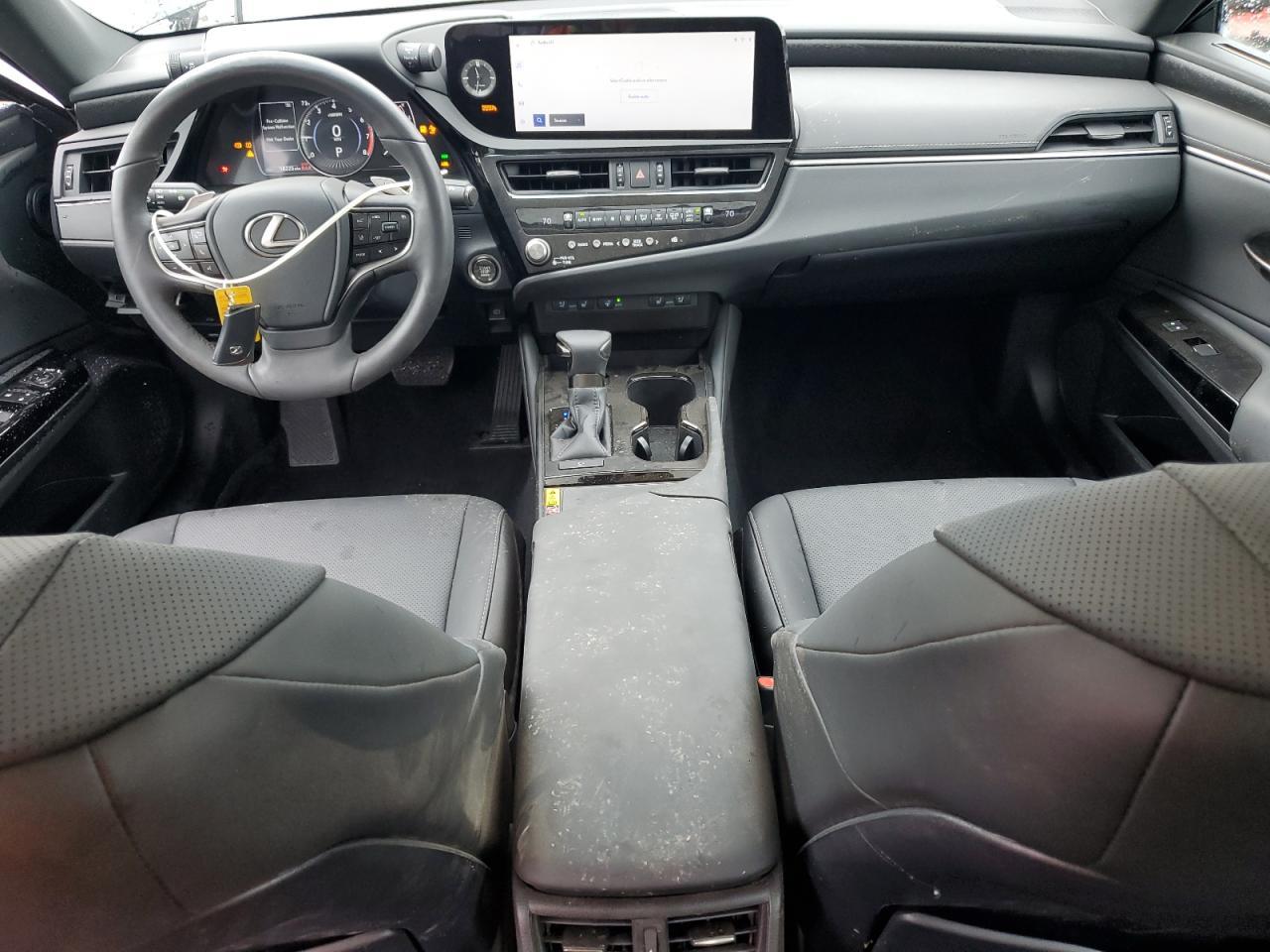 2024 LEXUS Es