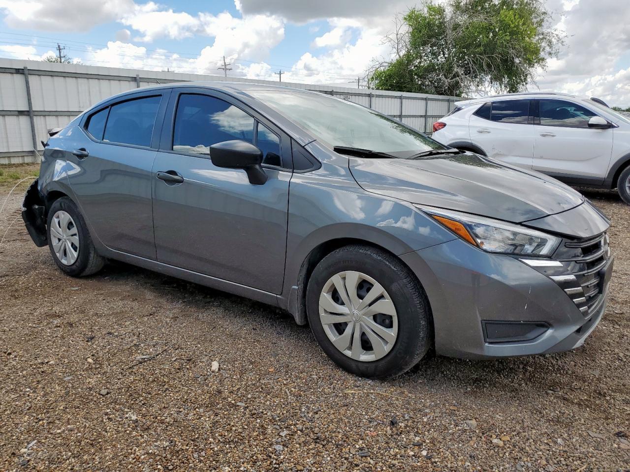 2025 NISSAN VERSA