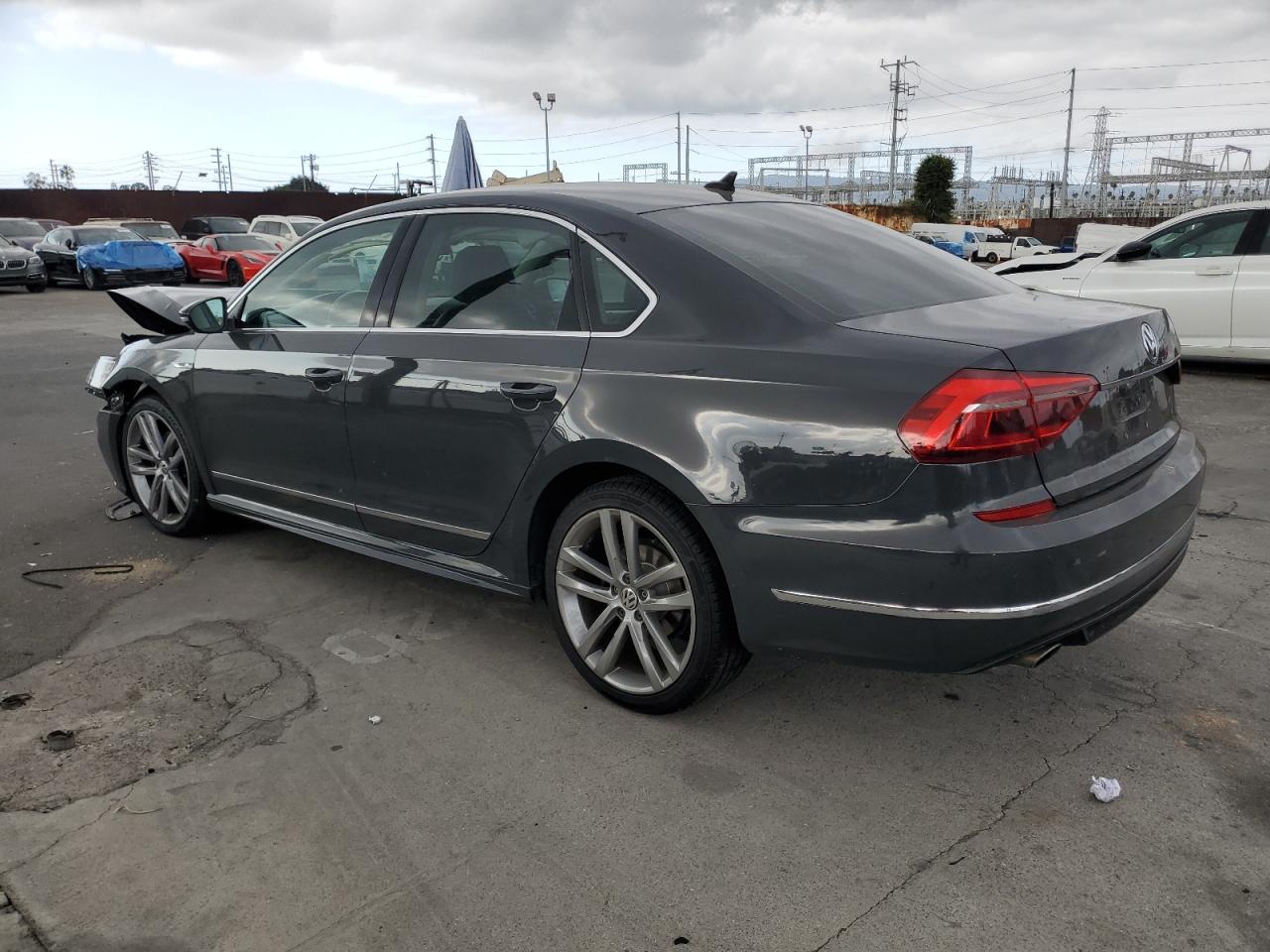 2017 VOLKSWAGEN Passat