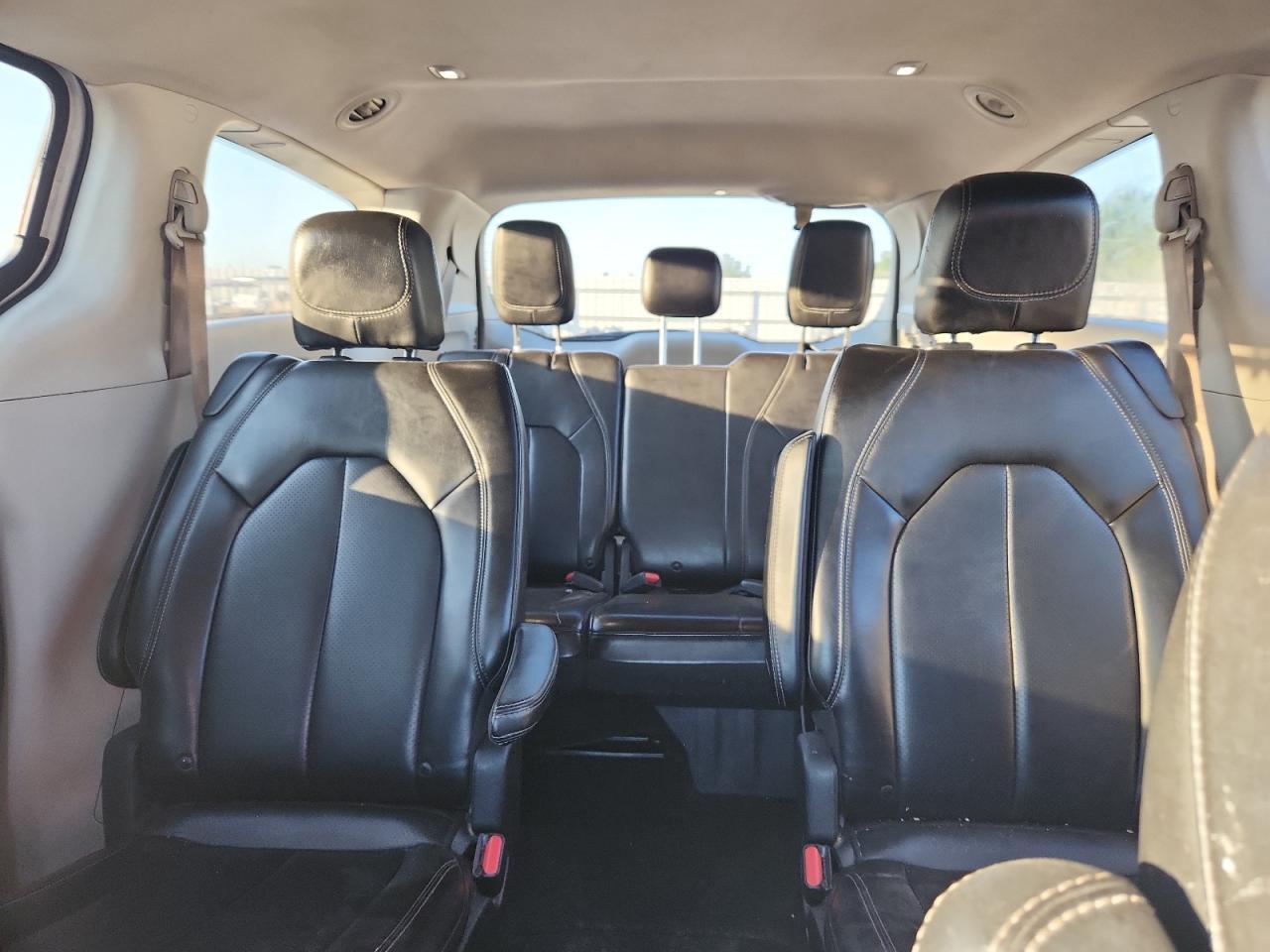 2021 CHRYSLER Voyager