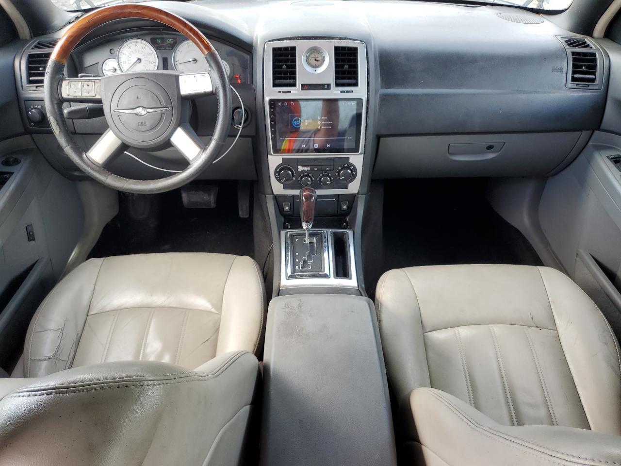 2005 CHRYSLER 300