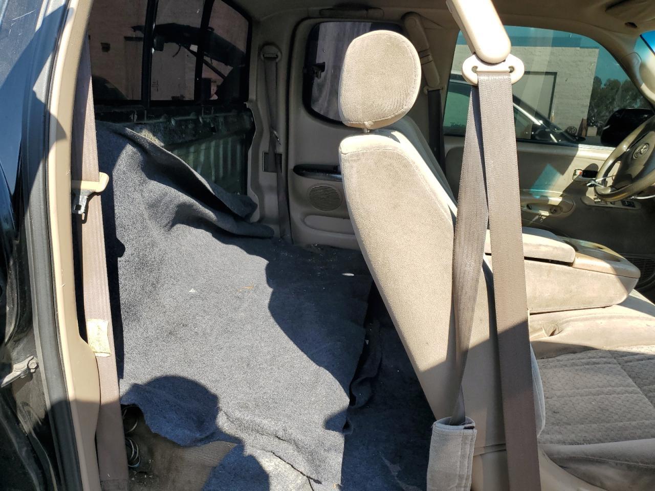 2004 TOYOTA TUNDRA