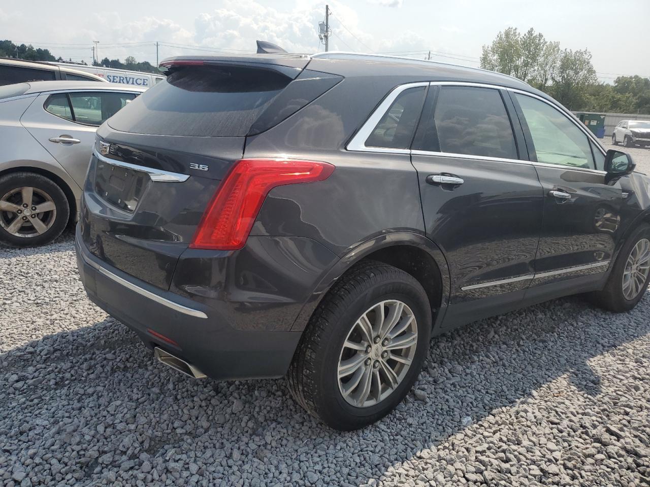 2017 CADILLAC XT5