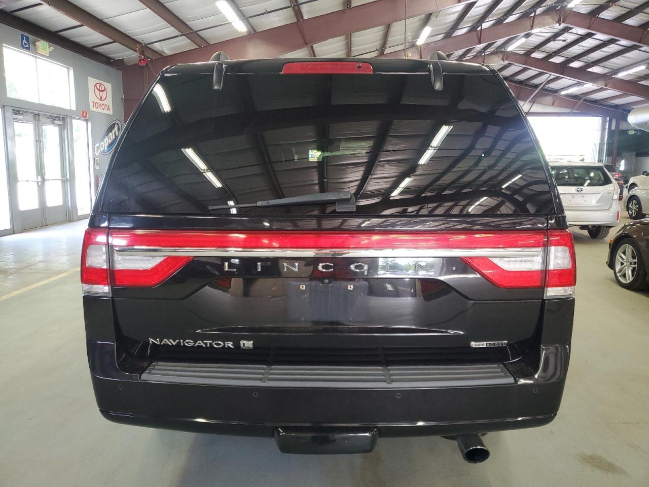 2016 LINCOLN Navigator