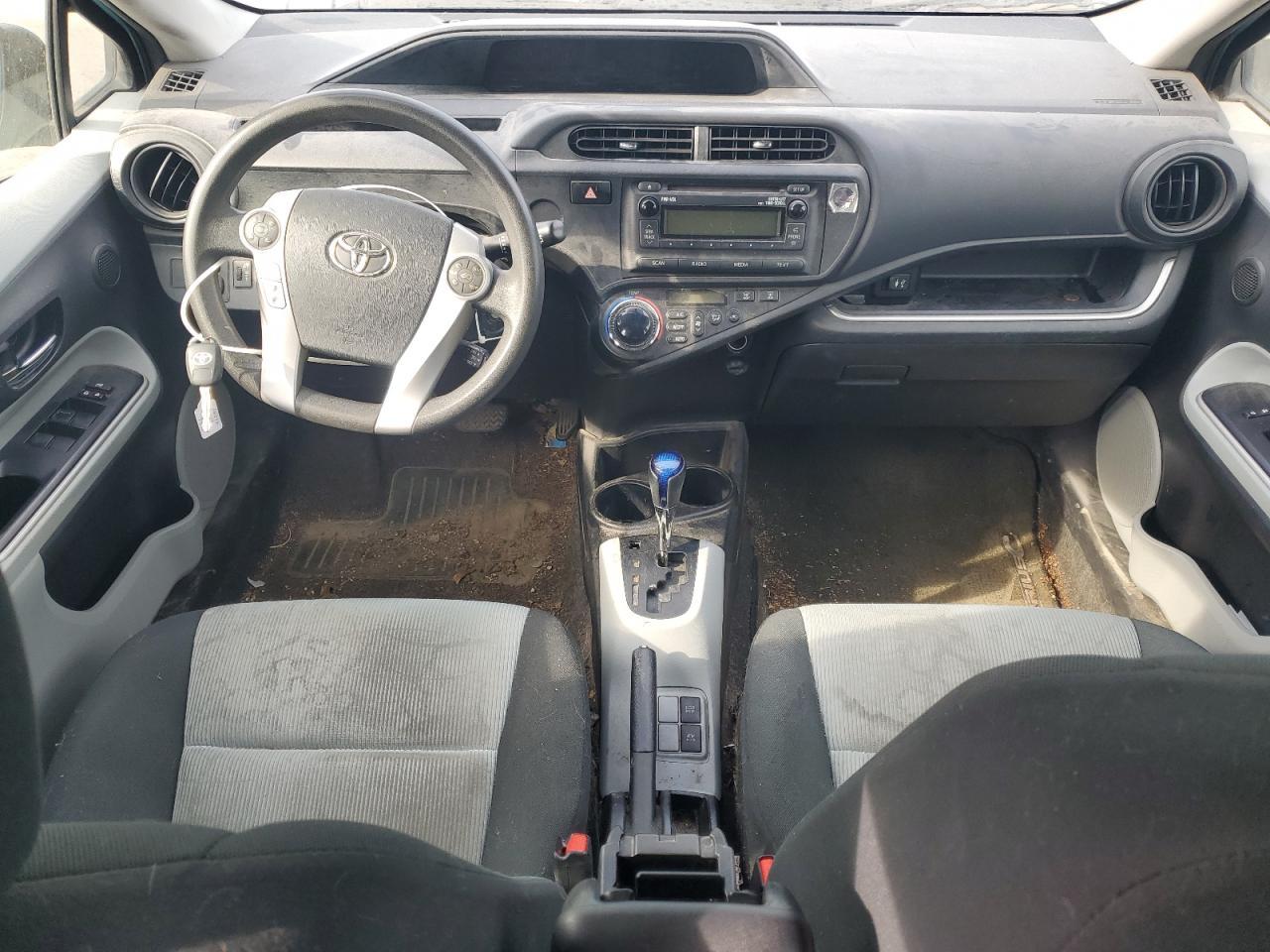 2014 TOYOTA Prius c
