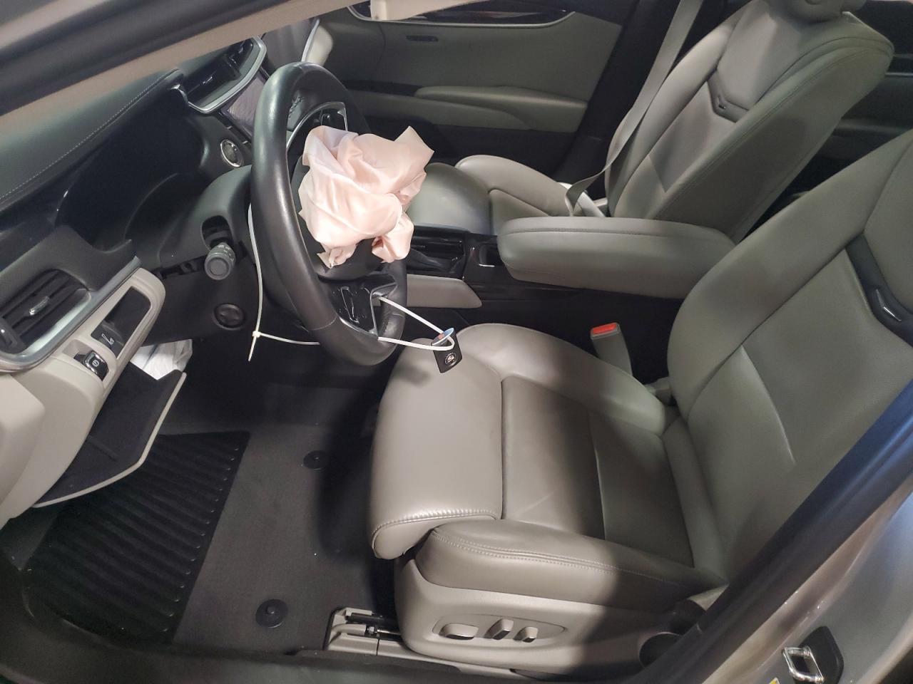 2014 CADILLAC XTS