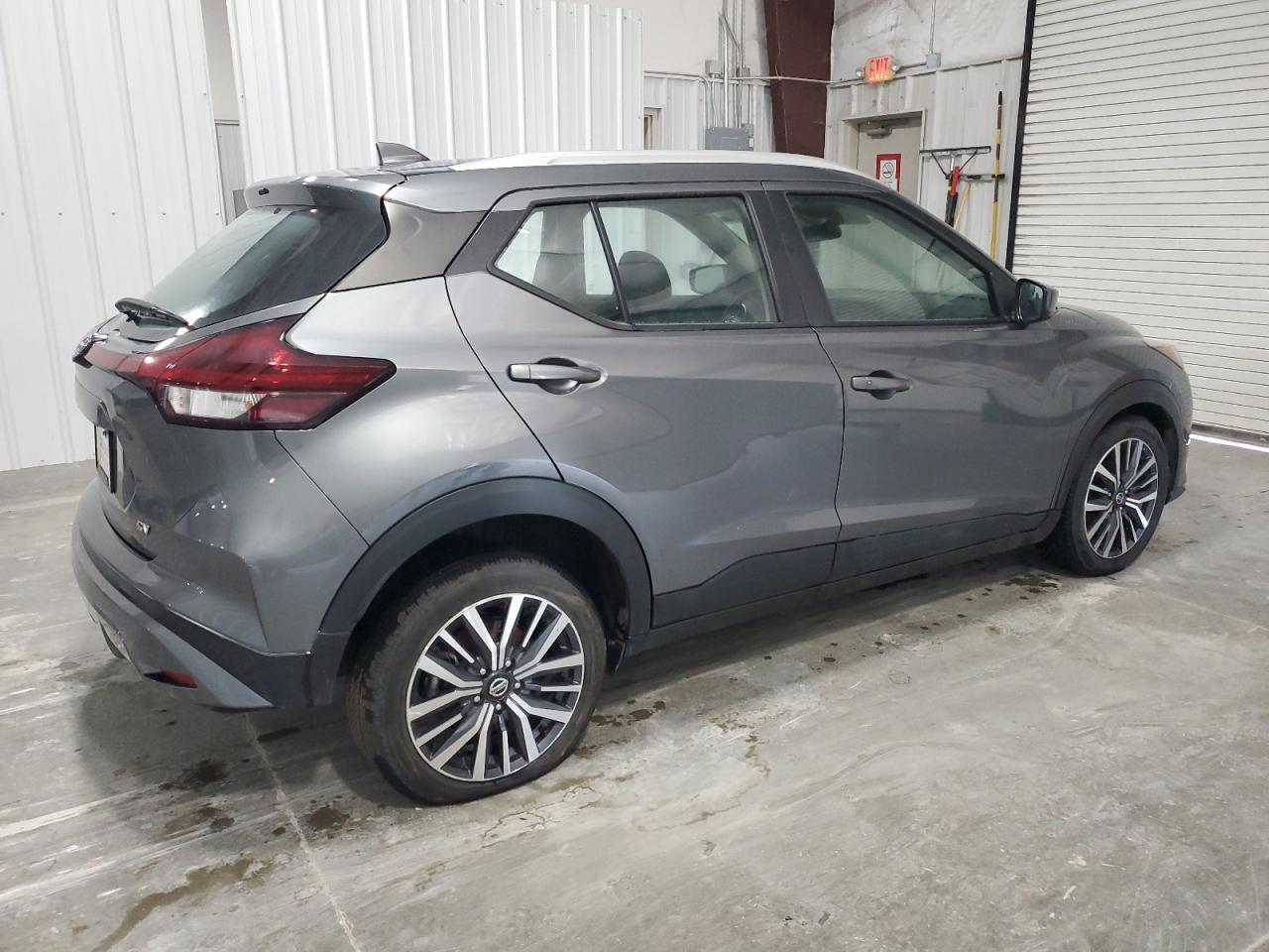2021 NISSAN KICKS