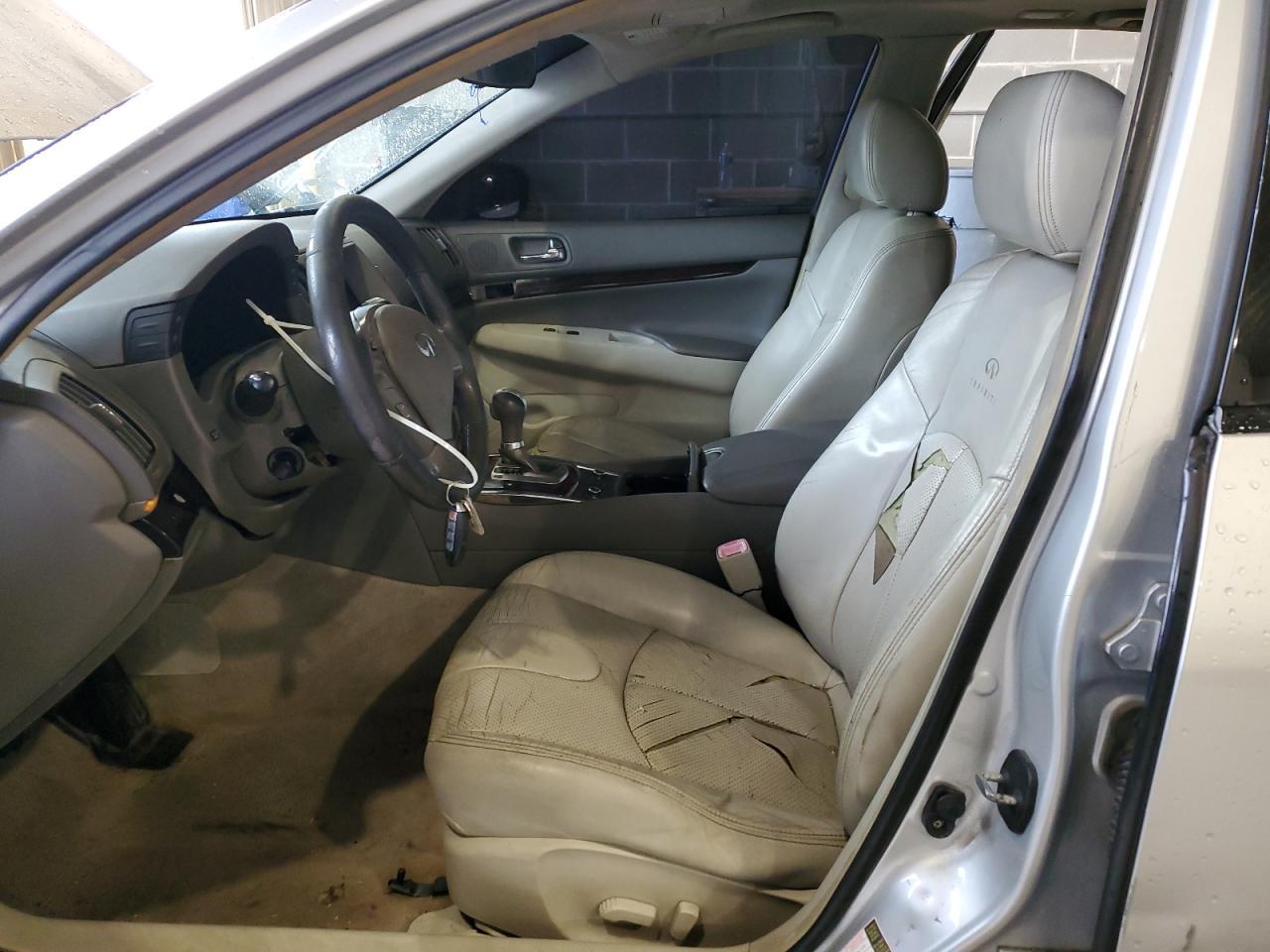 2011 INFINITI G37