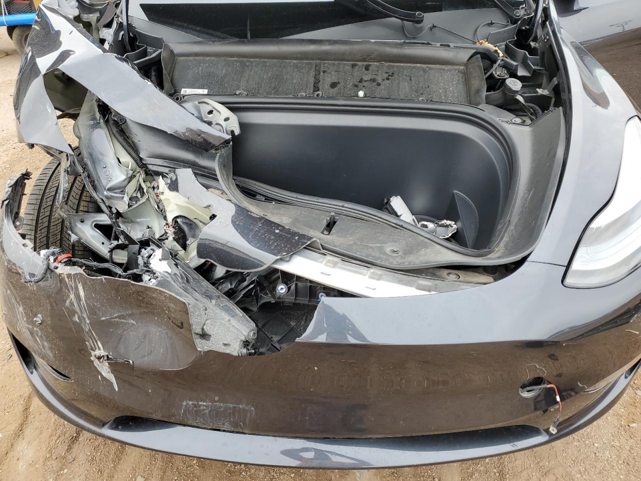 2025 TESLA MODEL Y