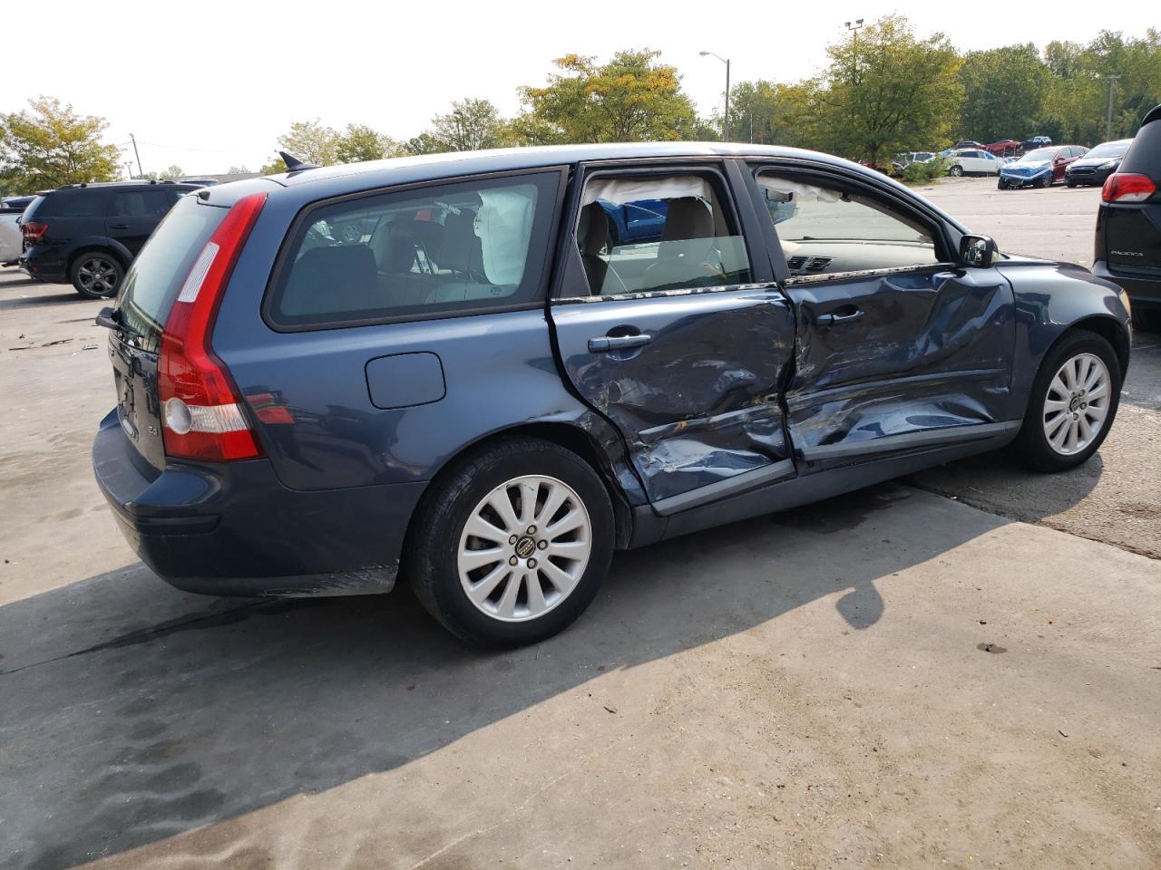 2005 VOLVO V50