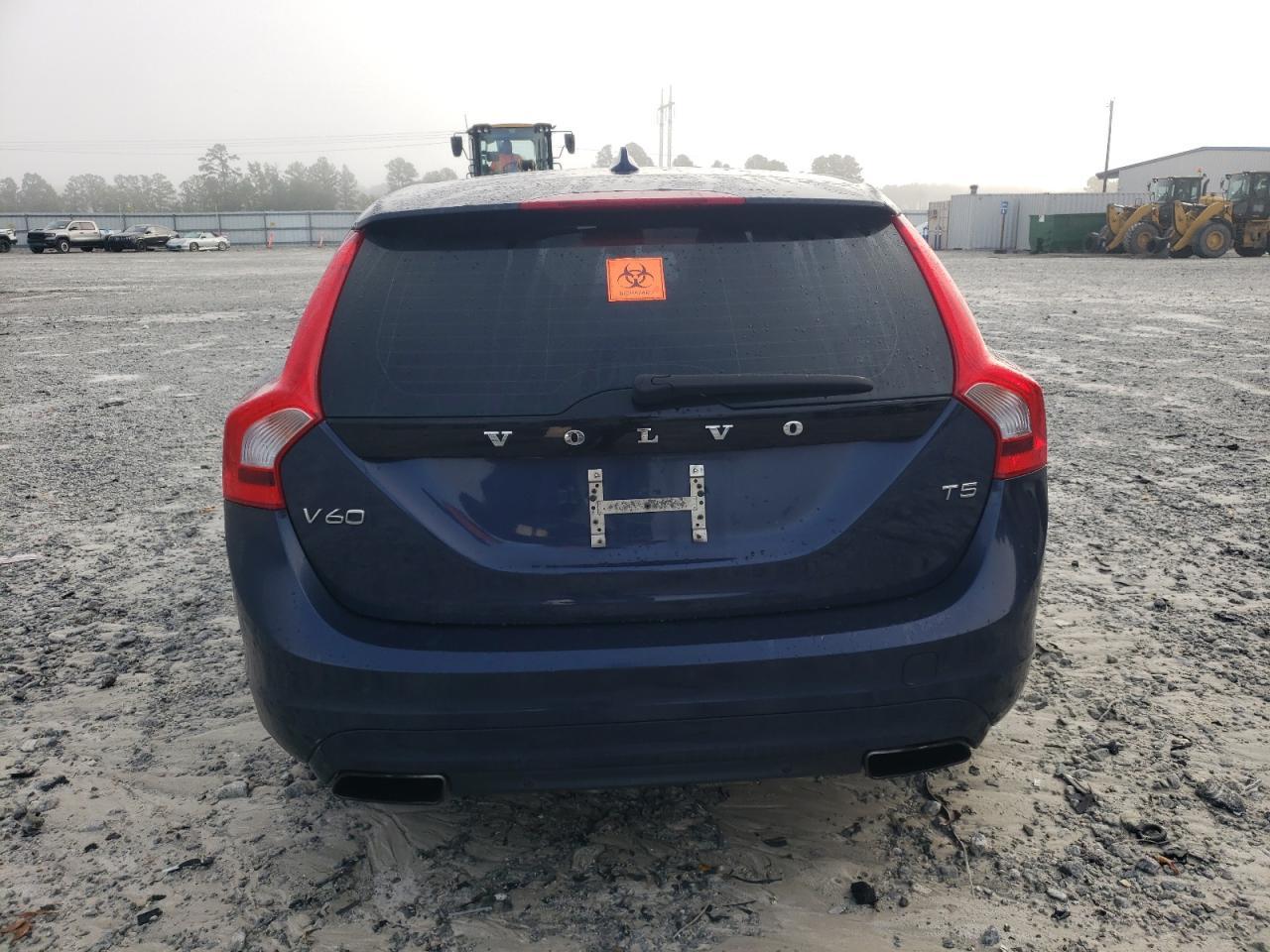 2015 VOLVO V60