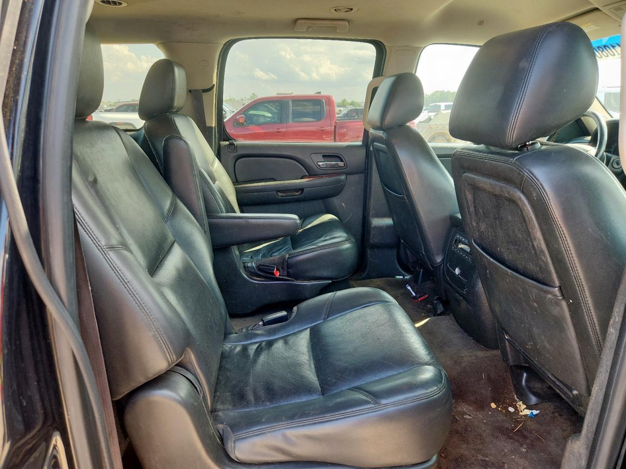2014 CHEVROLET Suburban