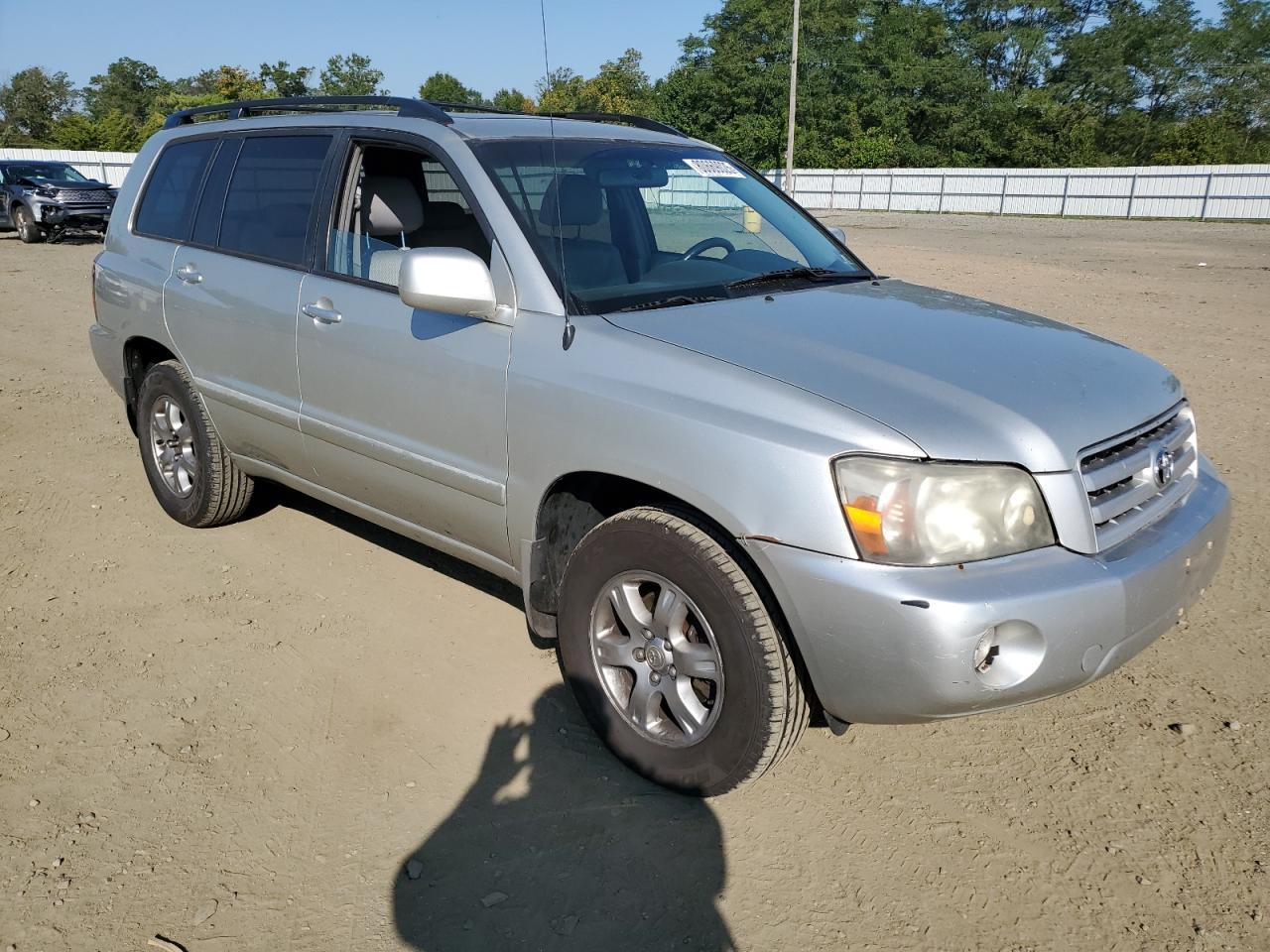 2004 TOYOTA HIGHLANDER