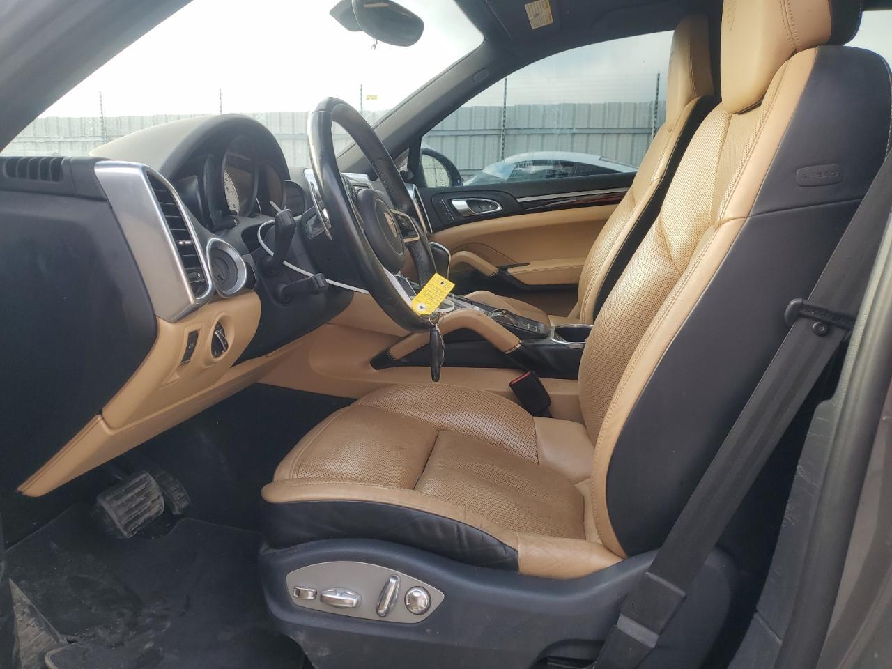 2018 PORSCHE CAYENNE
