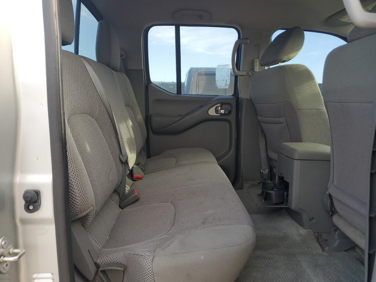 2016 NISSAN Frontier