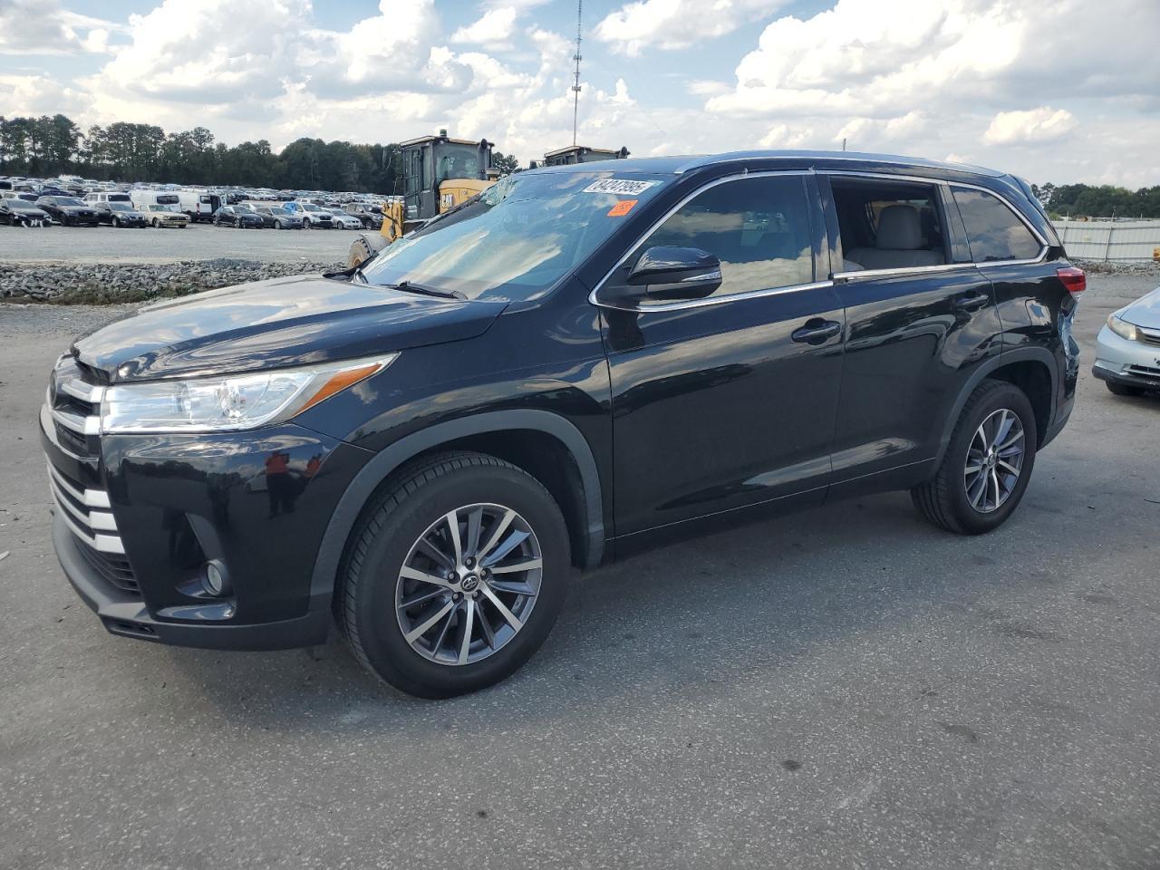 2017 TOYOTA HIGHLANDER