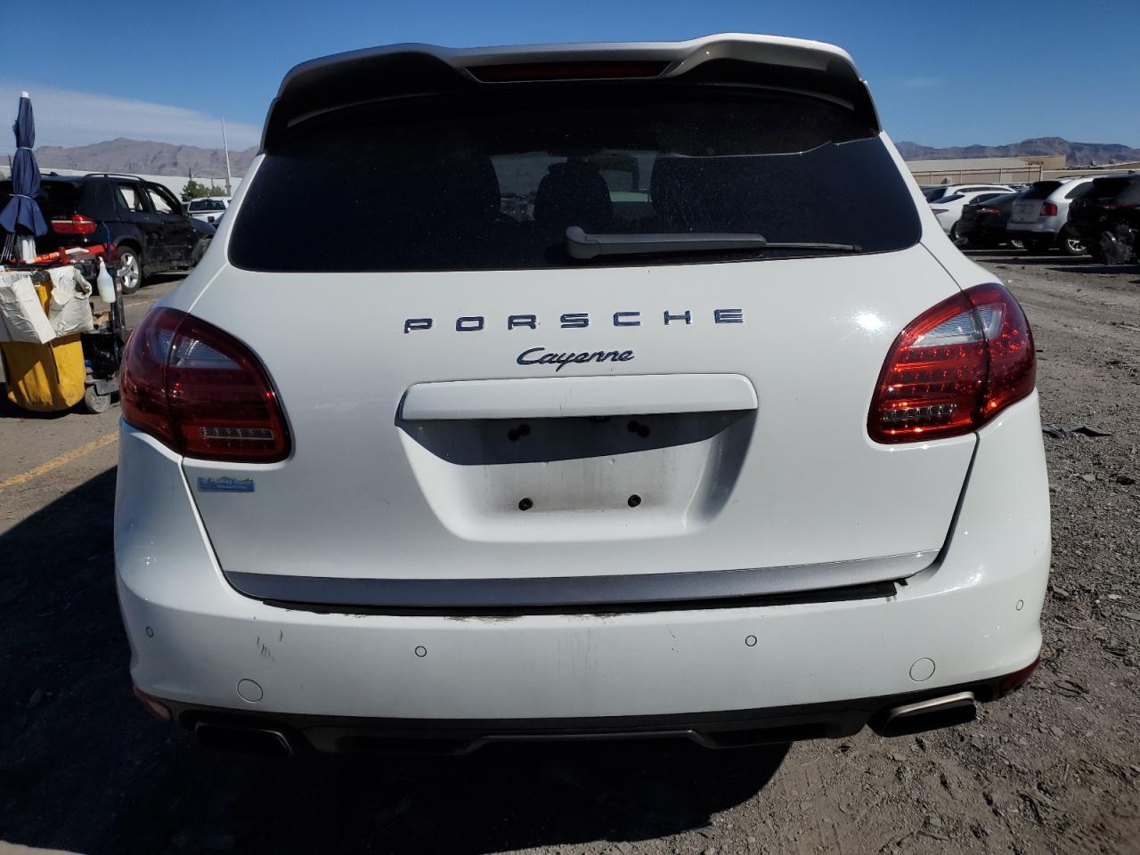 2014 PORSCHE CAYENNE