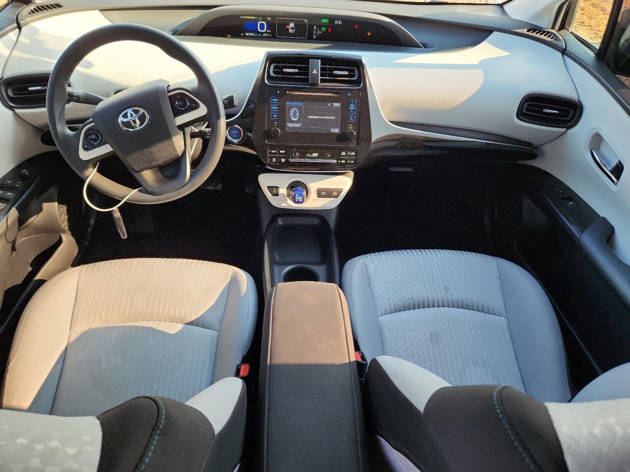 2016 TOYOTA PRIUS