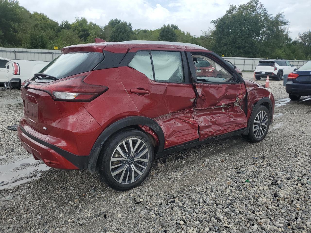 2022 NISSAN KICKS