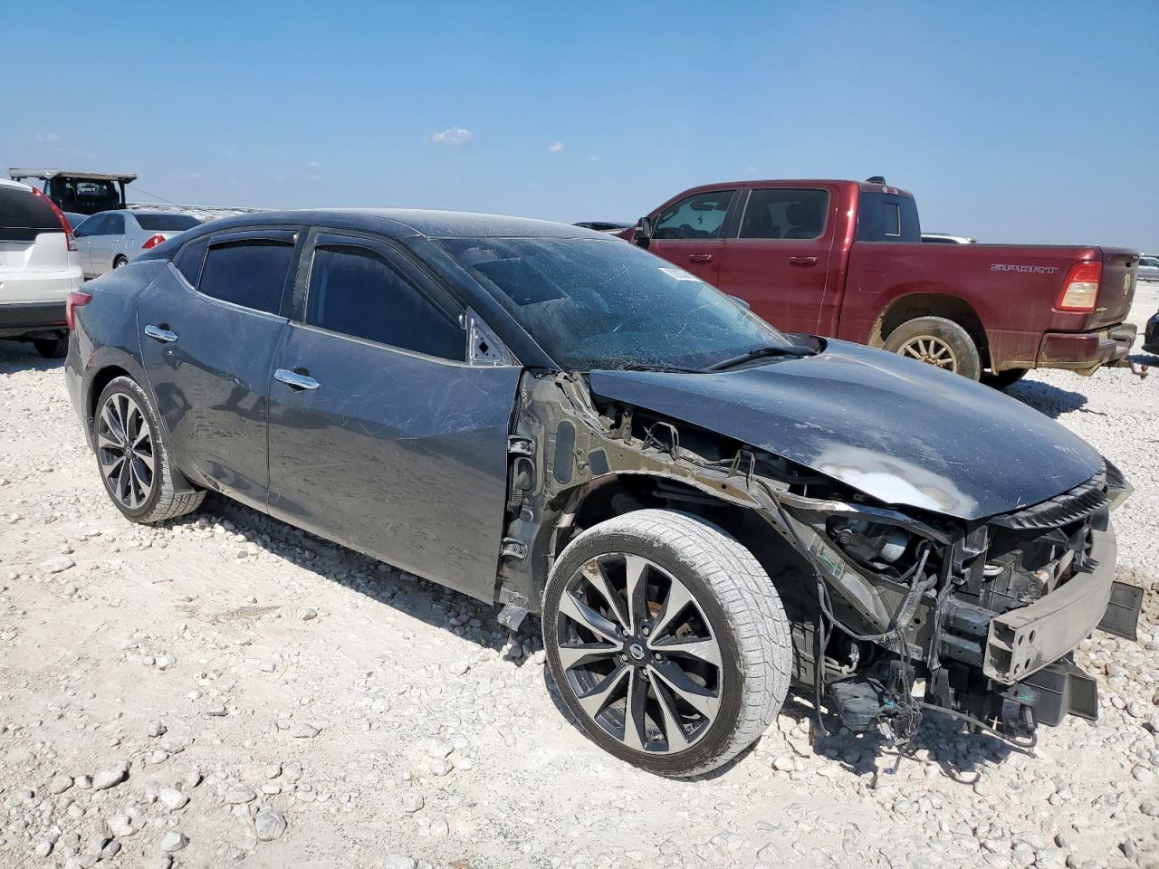 2016 NISSAN Maxima