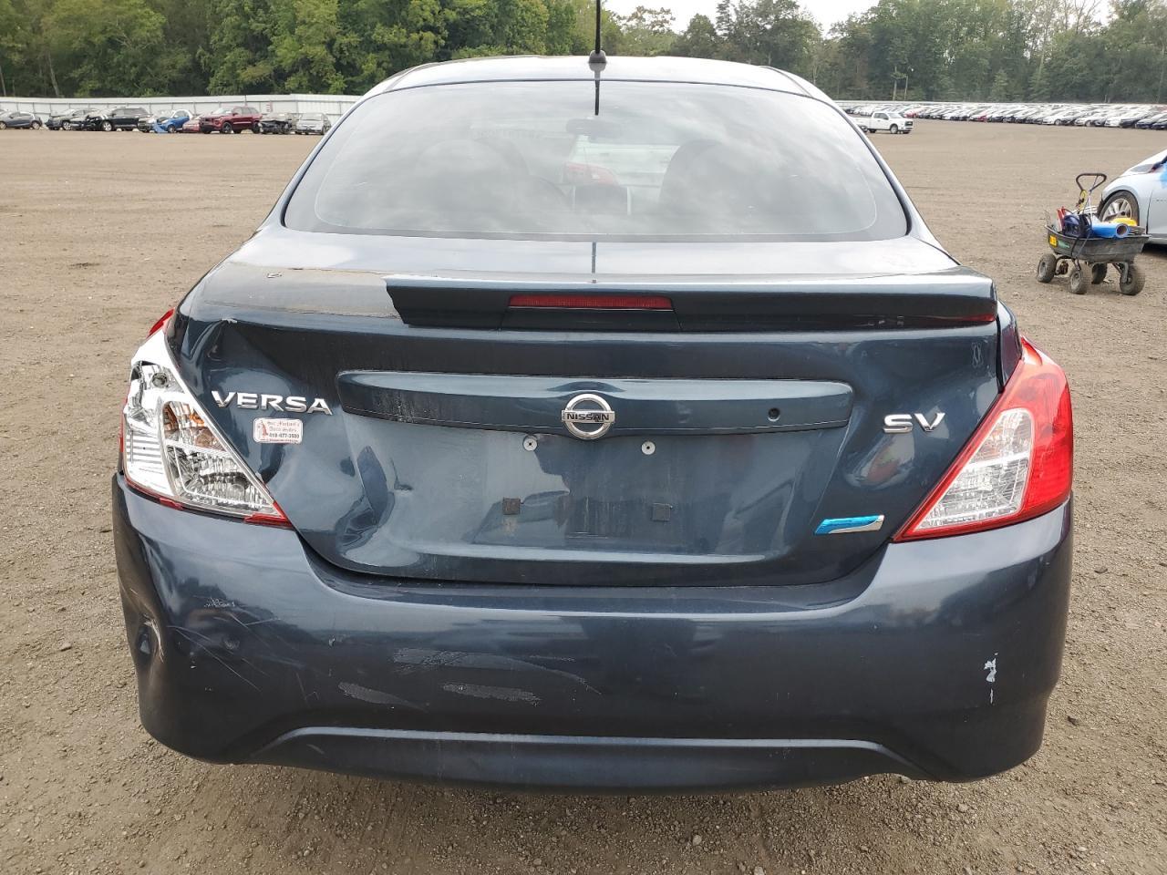 2015 NISSAN VERSA