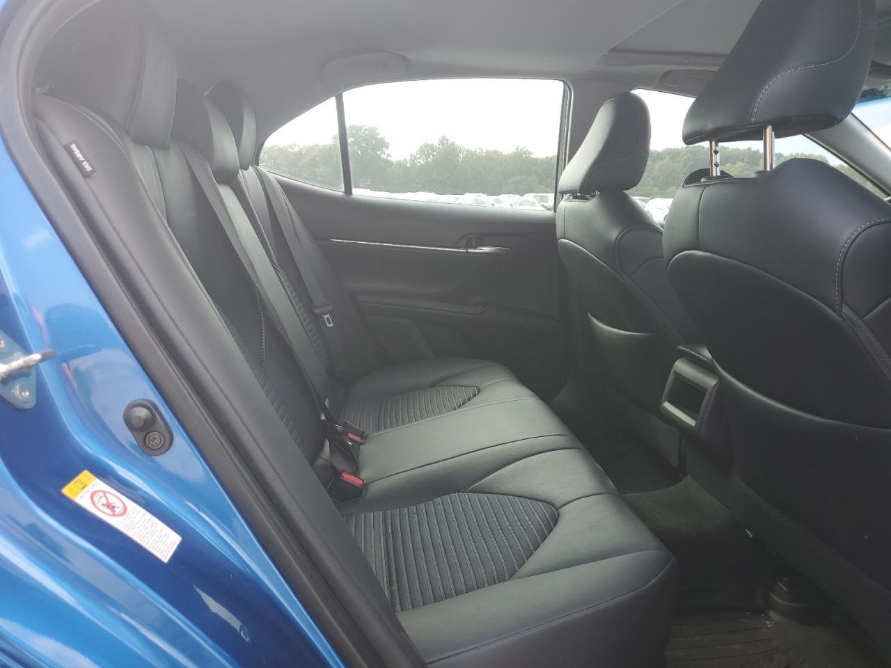 2018 TOYOTA CAMRY