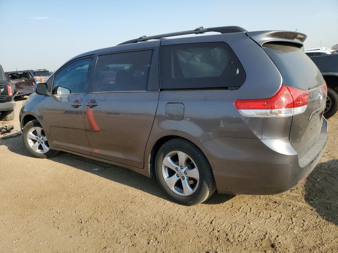 2014 TOYOTA SIENNA