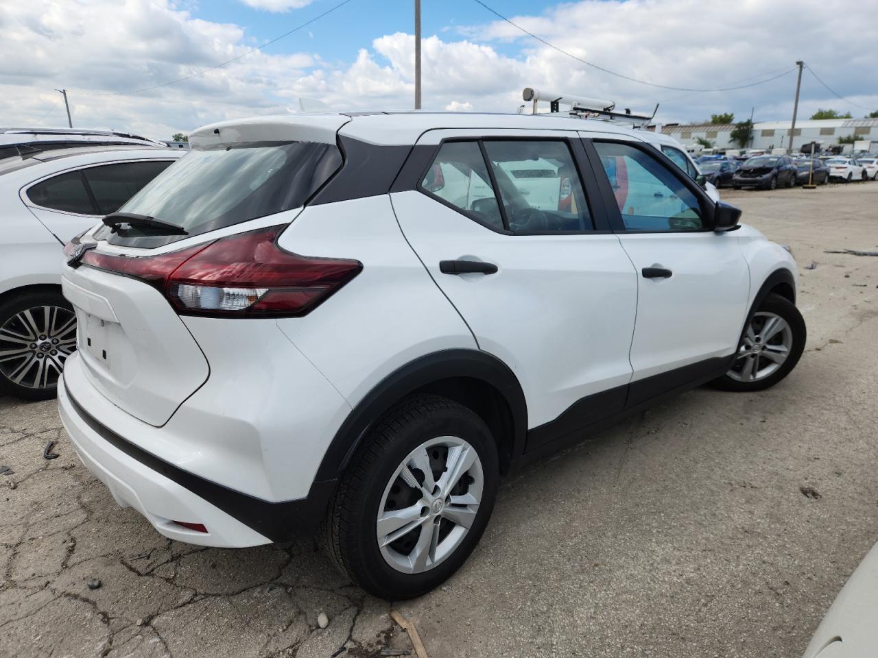 2022 NISSAN KICKS