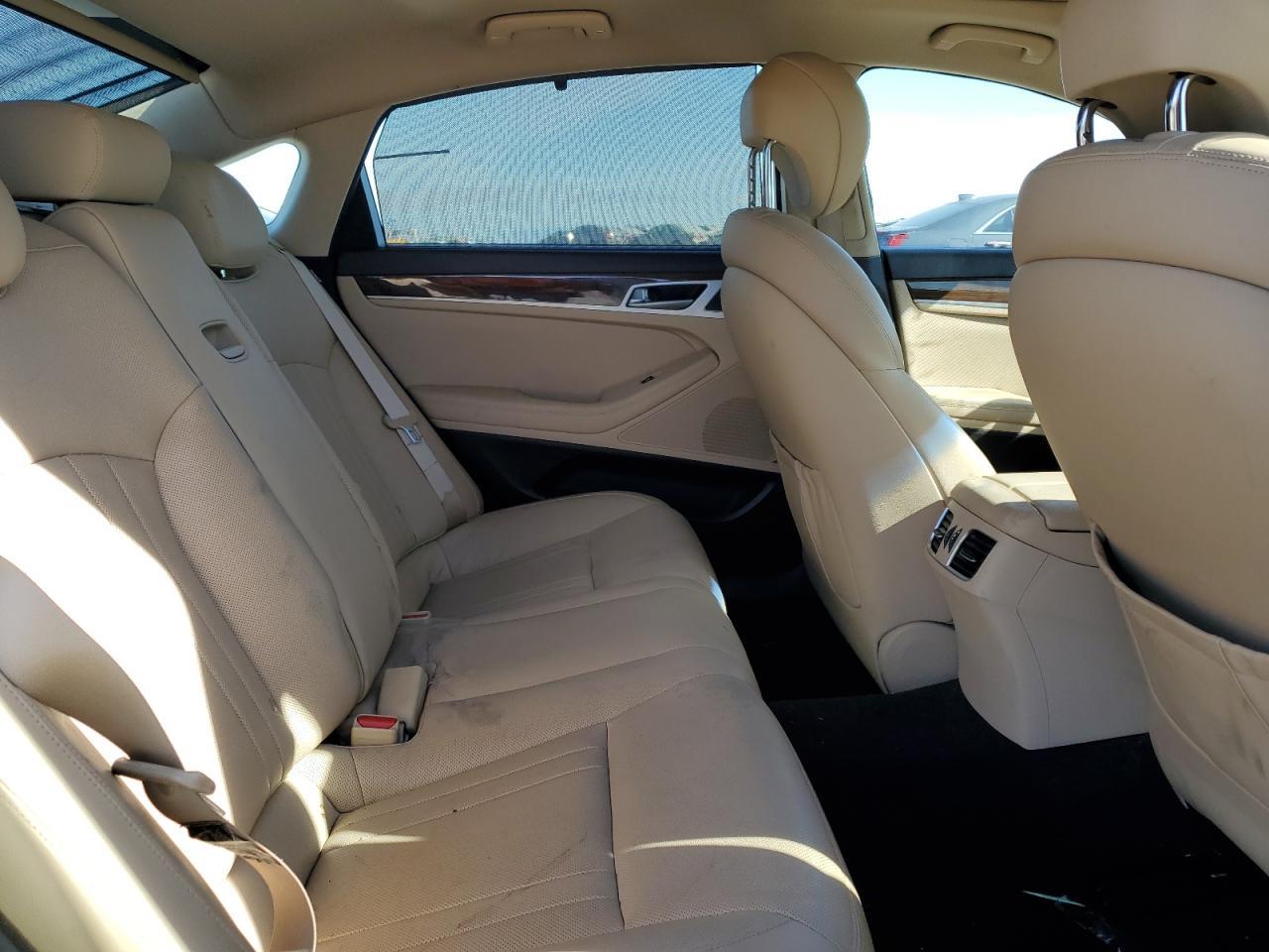 2016 HYUNDAI GENESIS