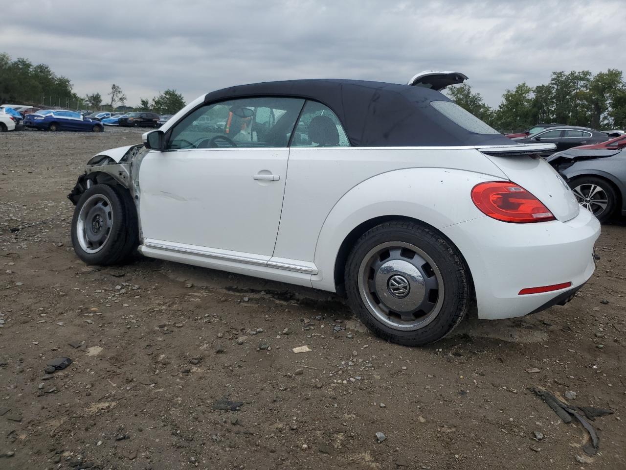 2016 VOLKSWAGEN Beetle