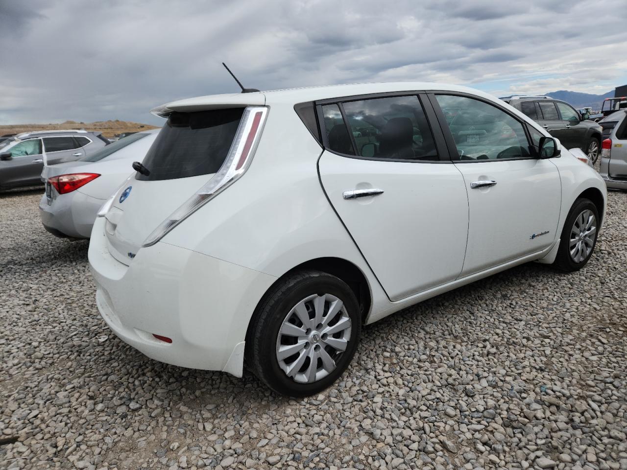 2015 NISSAN LEAF